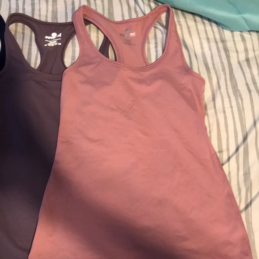 Lot of 4  90 degree racer back work out tanks - Picture 3 of 5